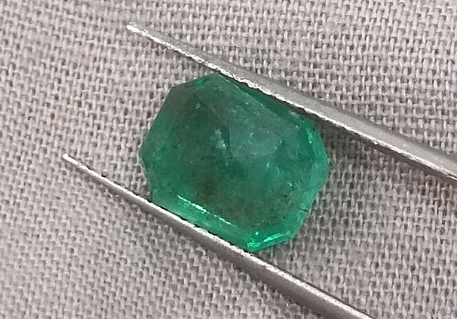 2.36ct GSI Certified Deep Green Zambian Emerald Earth Mined Loose Gemstone