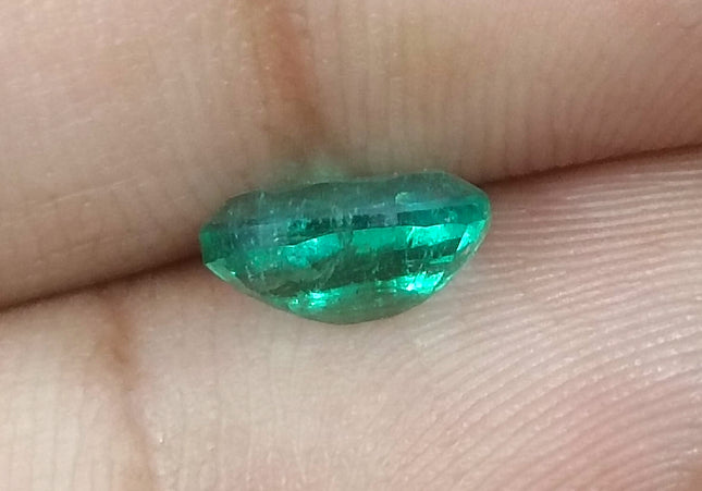 GSI Certified 1.38ct Bright Medium Shamrock Green Natural Zambian Emerald Minor Oiled Loose Gemstone