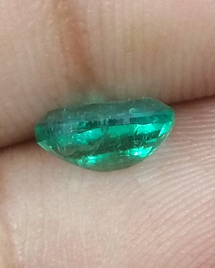 GSI Certified 1.38ct Bright Medium Shamrock Green Natural Zambian Emerald Minor Oiled Loose Gemstone