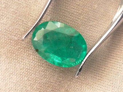 2.35ct Vivid Green Natural Emerald Oval Cut Loose Gemstone