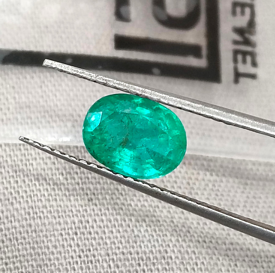 1.31ct Certified Natural Zambian Emerald Shamrock Green Oval Cut Loose Gemstone