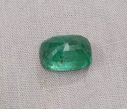 8.59ct Deep Green Swat Emerald, 100% Natural Gemstone