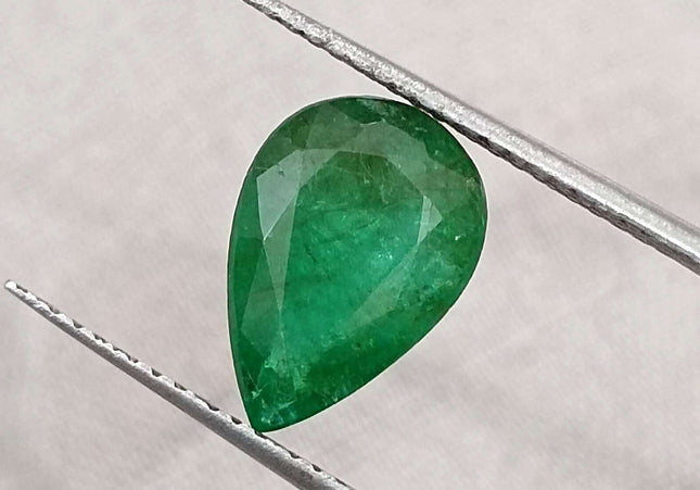 2.31ct GSI Certified Deep Green Zambian Emerald Minor Oiled Loose Gemstone