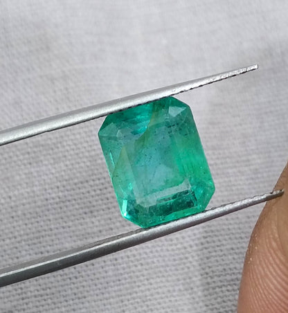 2.92ct Medium Green Zambian Emerald, 100% Natural Earth Mined Gemstone.