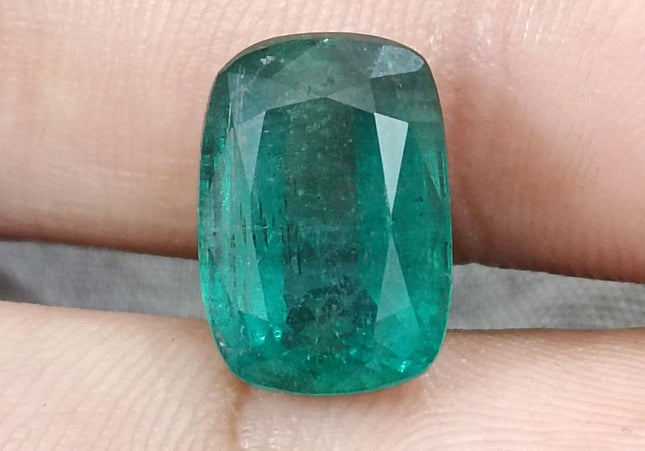7.34ct Natural Zambian Emerald, Deep Green Cushion Cut Minor oiled Loose Gemstone.