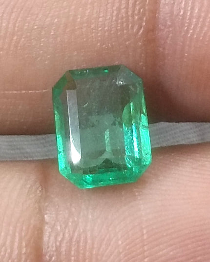 2.35ct GSI Certified Medium Green Zambian Emerald Minor Oiled Loose Gemstone