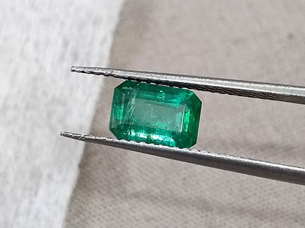 1.04ct Deep Green Natural Emerald Minor Oil Shiny Octagon Cut Gemstone