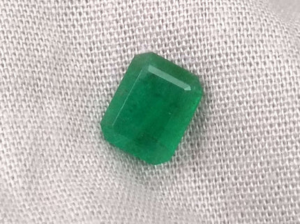 Certified 1.50ct Zambian Emerald.