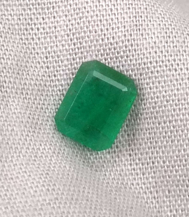 Certified 1.50ct Zambian Emerald.