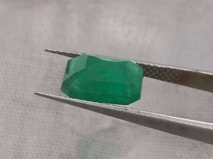 2.20ct Certified Zambian Natural Emerald Stone.