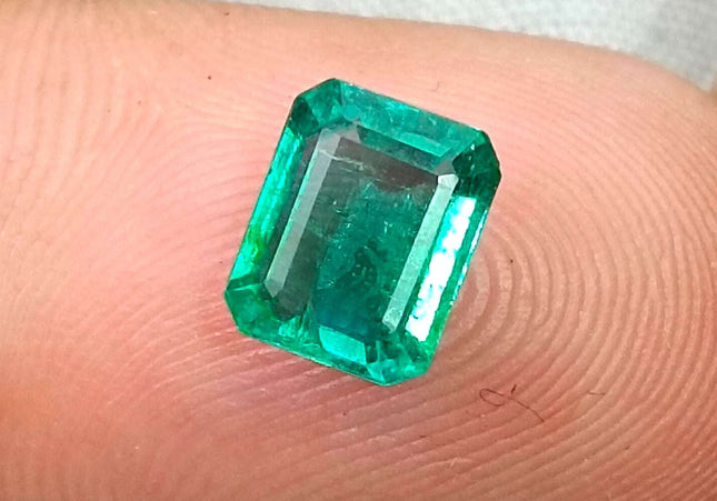 GSI Certified 1.57ct Medium Deep Green Zambian Emerald Minor Oiled Loose Gemstone